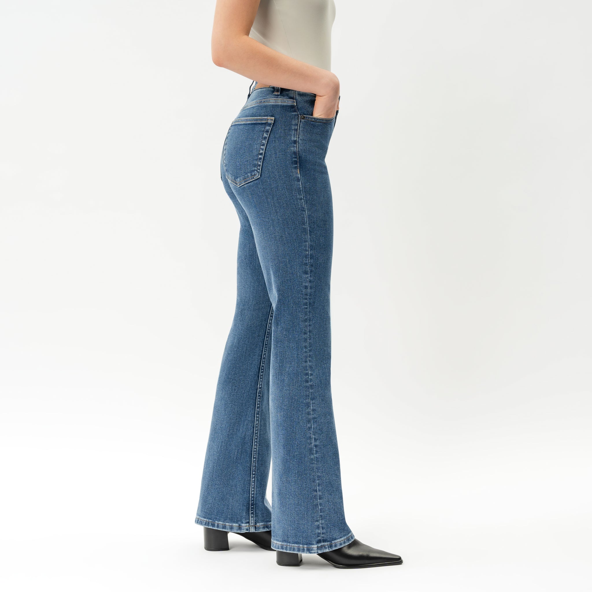 Bootcut ComfortDenim™ Jeans - Ninepine