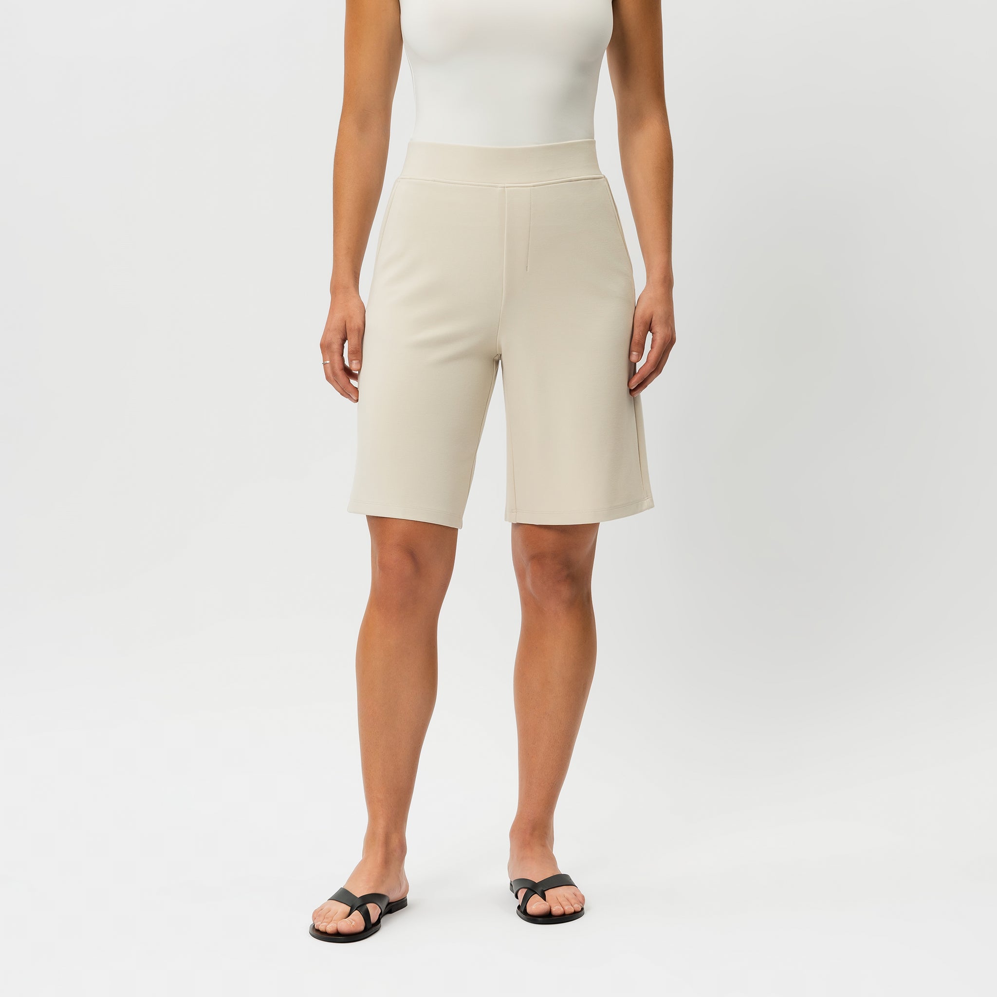 Light Ponte Shorts - Ninepine