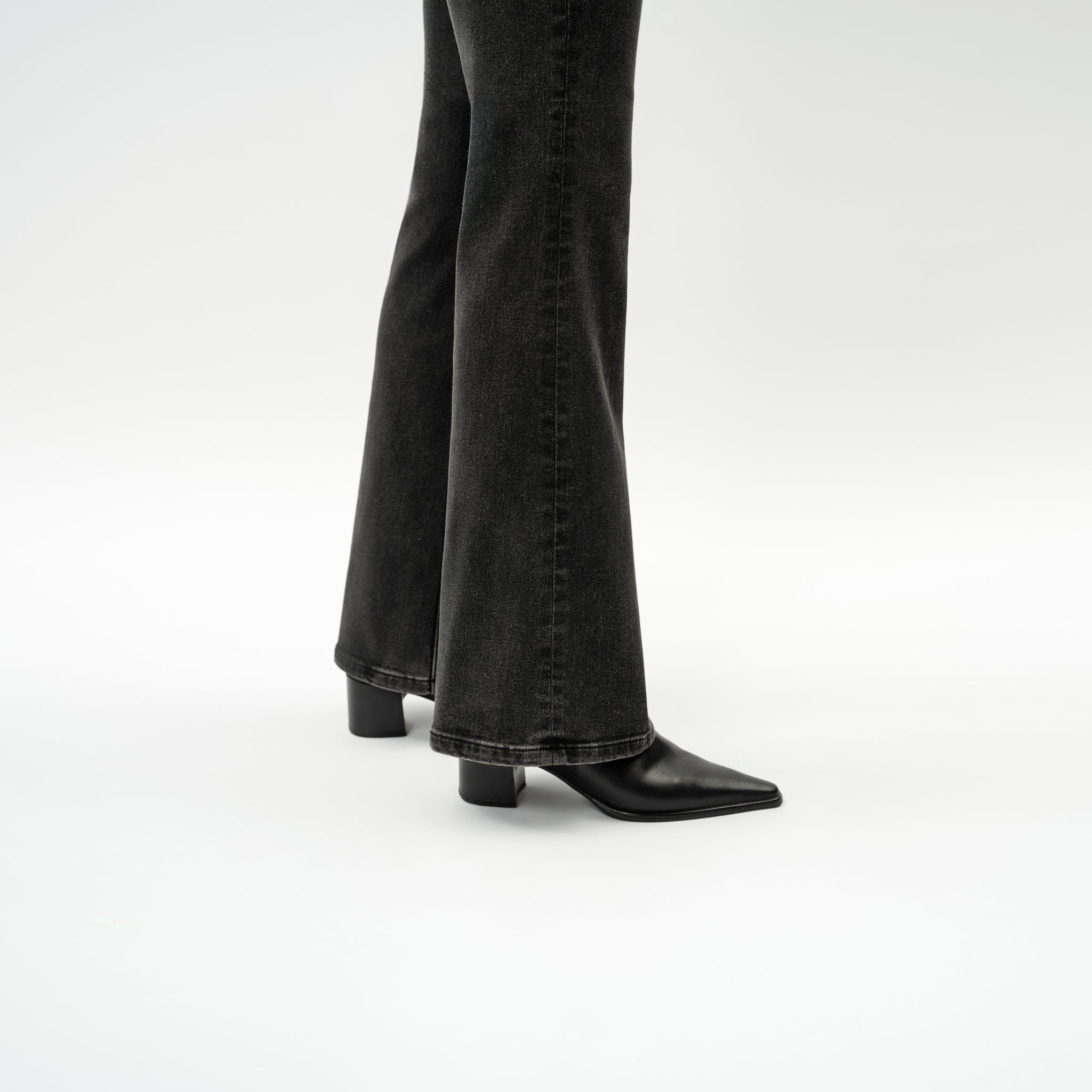 Bootcut ComfortDenim™ Jeans - Ninepine