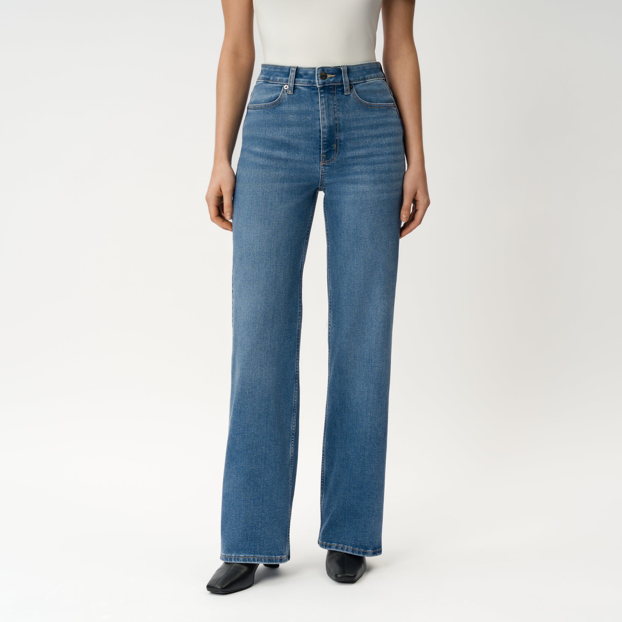 Relaxed ComfortDenim™ Jeans - Ninepine
