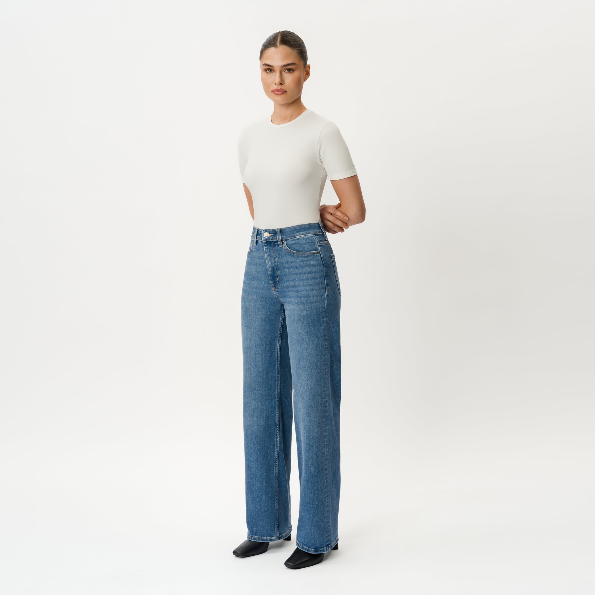 Height: 171 cm | Length: 32" | Size: XS / Height: 5'7" | Length: 32" | Size: XS